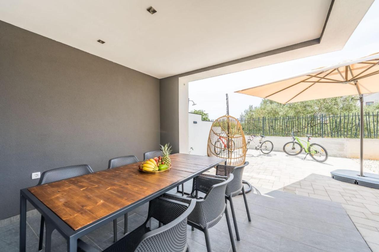 Holiday House Sukosan Zadar Екстер'єр фото
