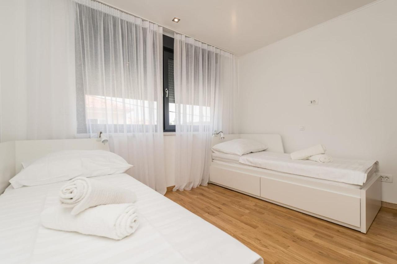 Holiday House Sukosan Zadar Екстер'єр фото
